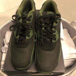 Men’s Air Max 90 Sneakers